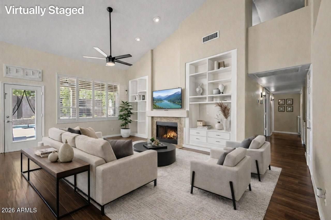 6126 E JUNIPER Avenue