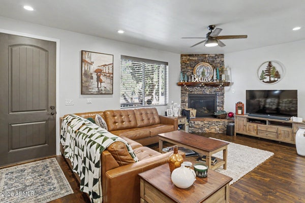 2620 N EAGLE VIEW CIR, SHOW LOW, AZ 85901 - Image 7834fbeead18b3b75b25aa2b71ce704e/134152182