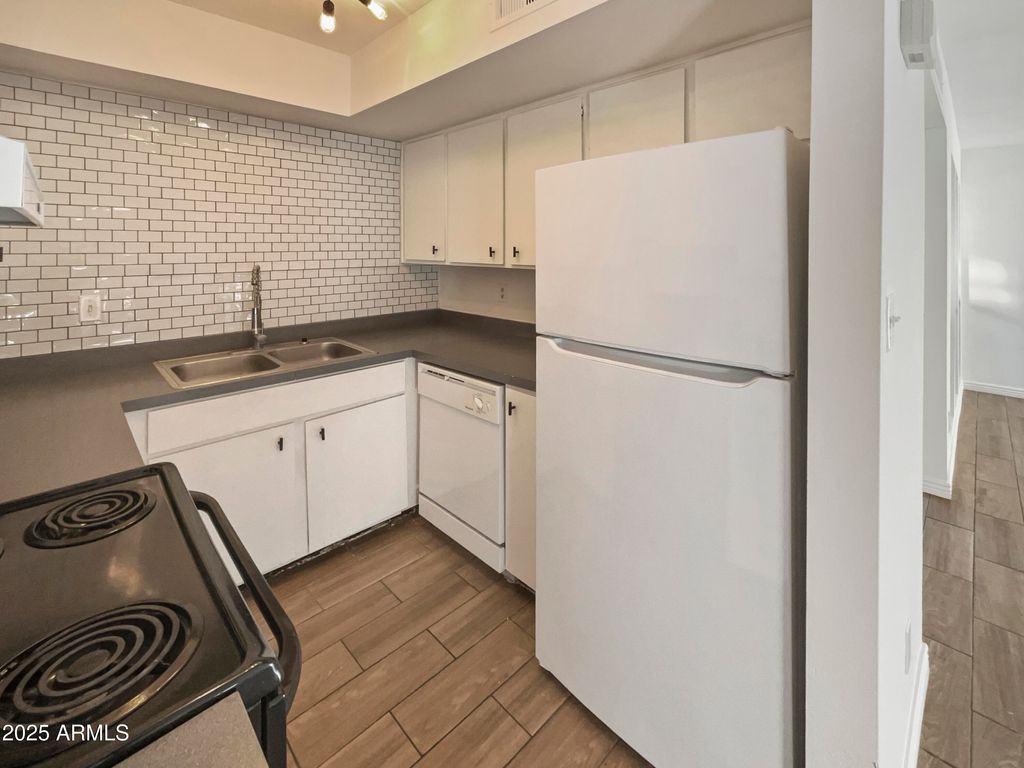 Photo of 2692 E Silk Oak Drive, Tempe, AZ 85288 (MLS # 6958855)