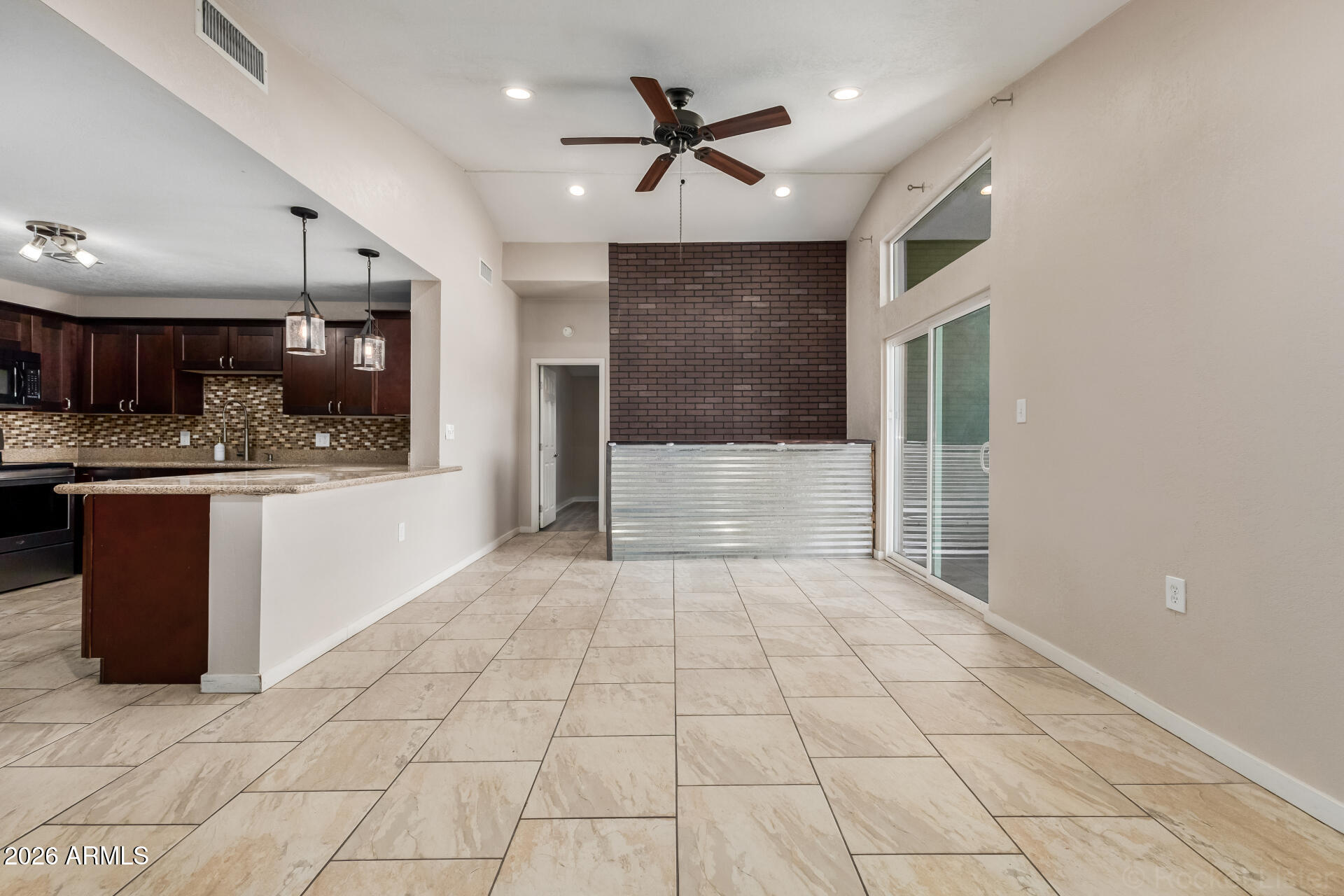 1538 W SONORA Street