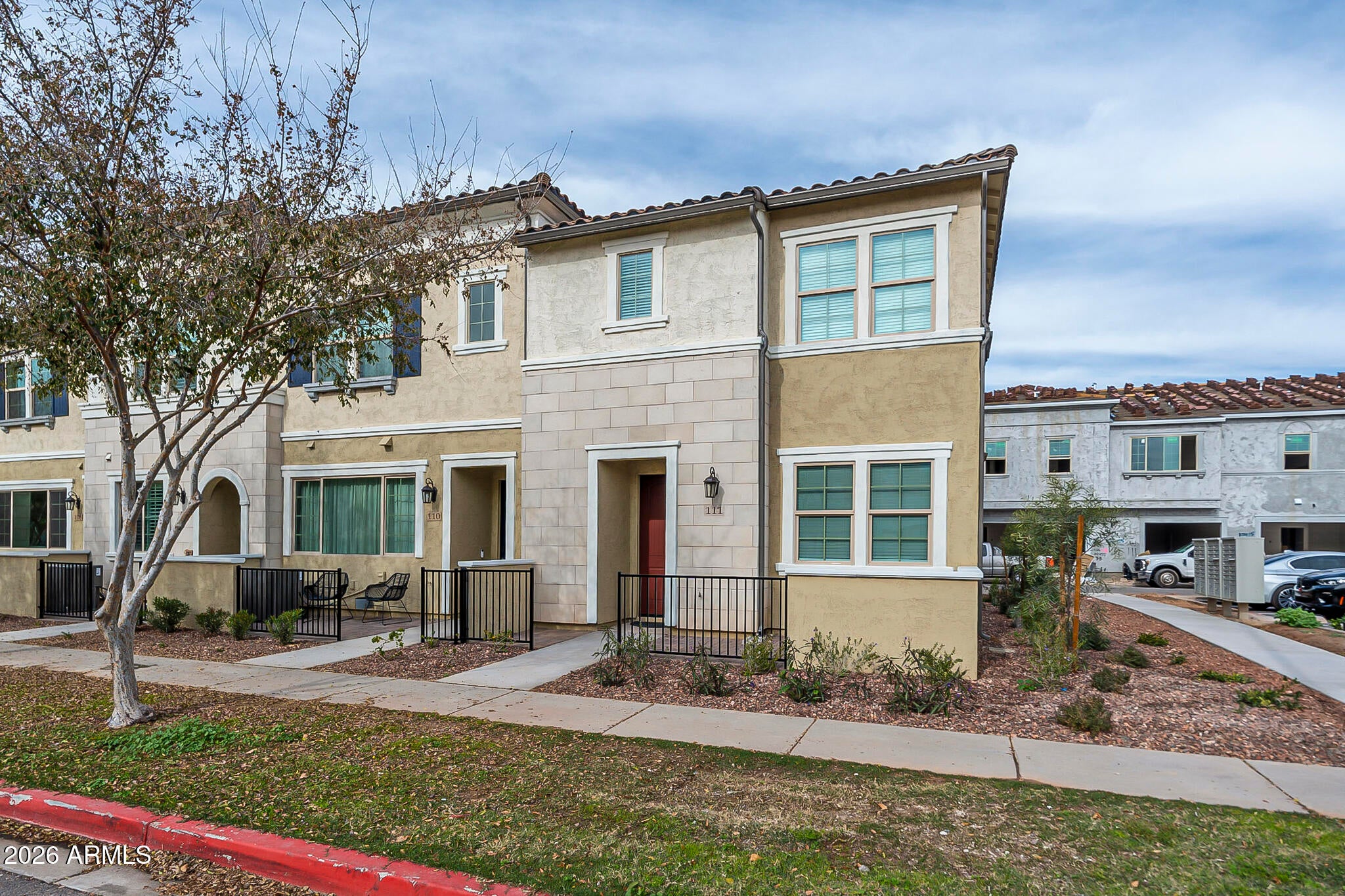 1825 E HAMPTON Lane 111