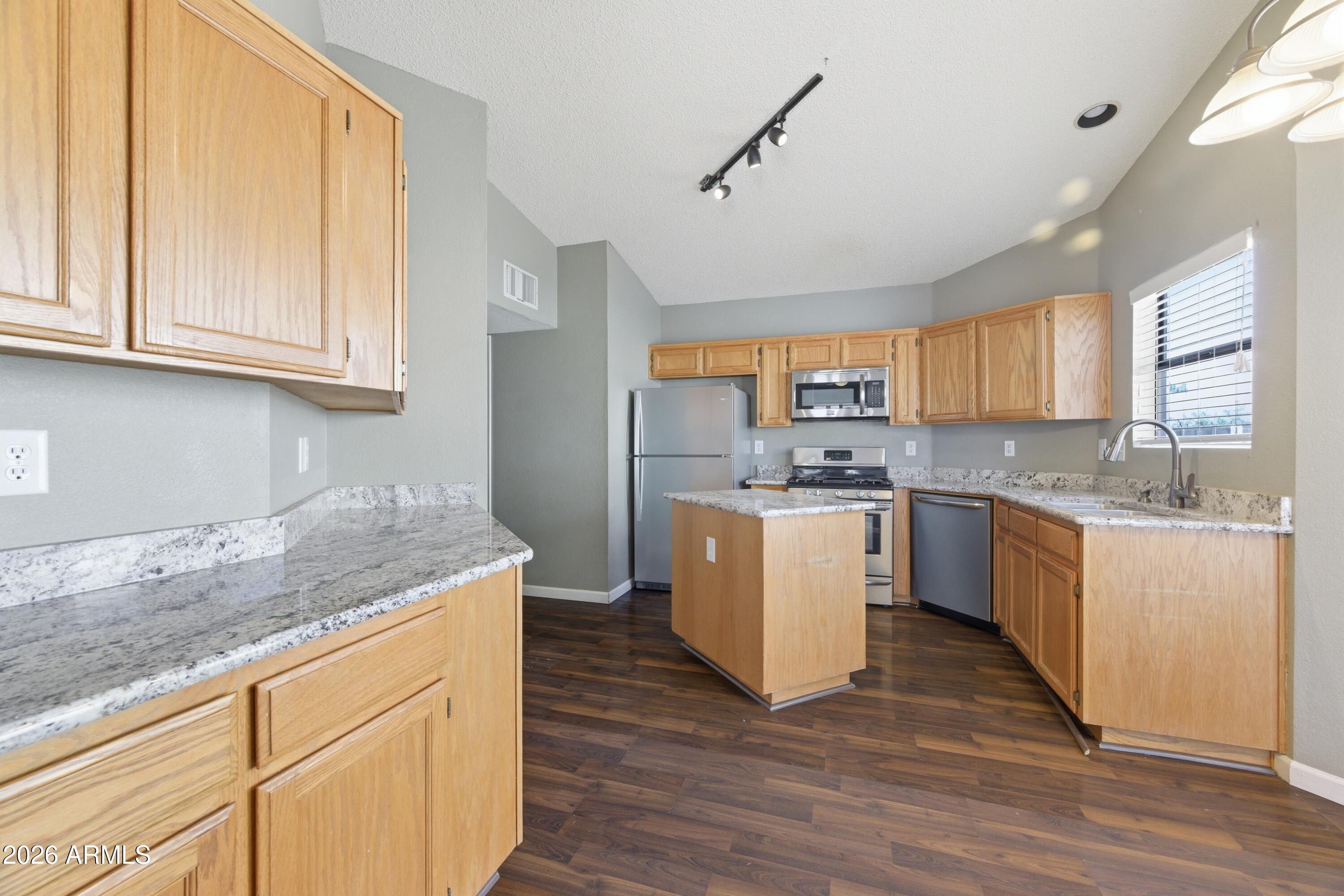 MISSION HILLS ESTATES - Residential