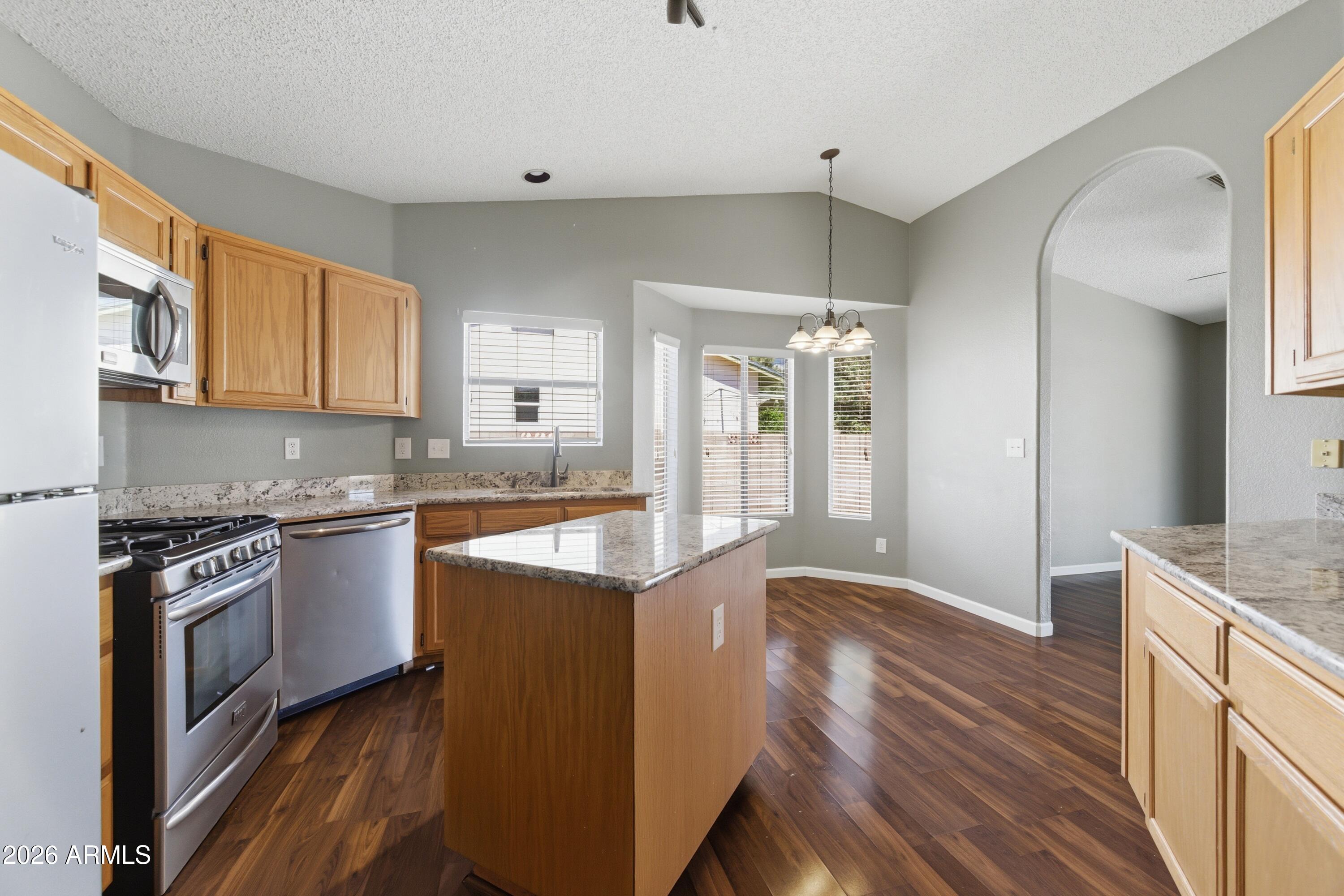 MISSION HILLS ESTATES - Residential