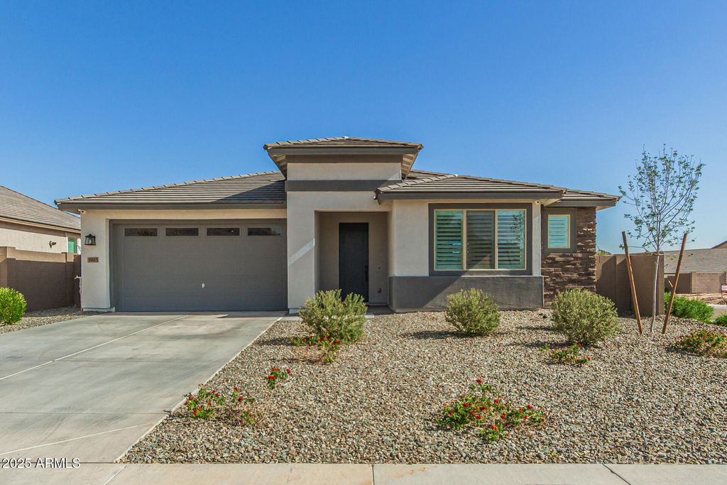 Photo of 5905 N 194th Avenue, Litchfield Park, AZ 85340 (MLS # 6949411)