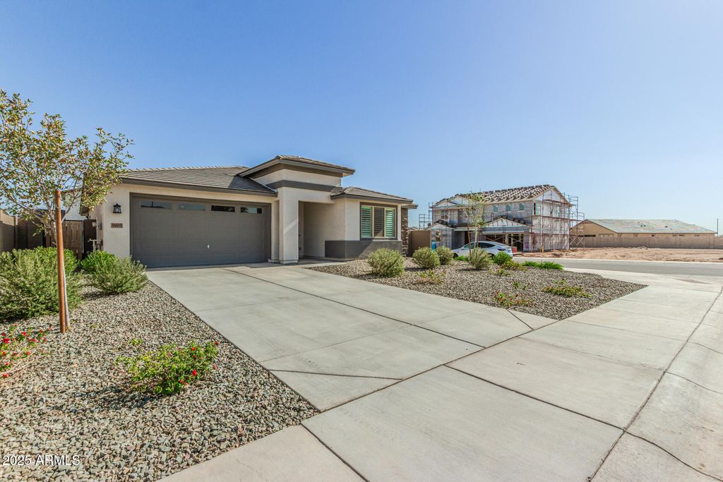 Photo of 5905 N 194th Avenue, Litchfield Park, AZ 85340 (MLS # 6949411)