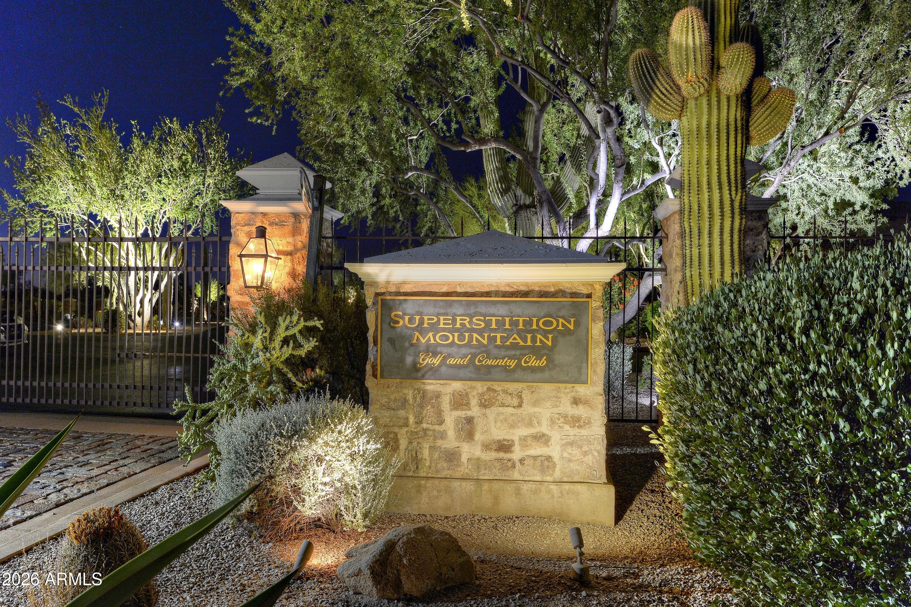 Superstition Mountain - Residential