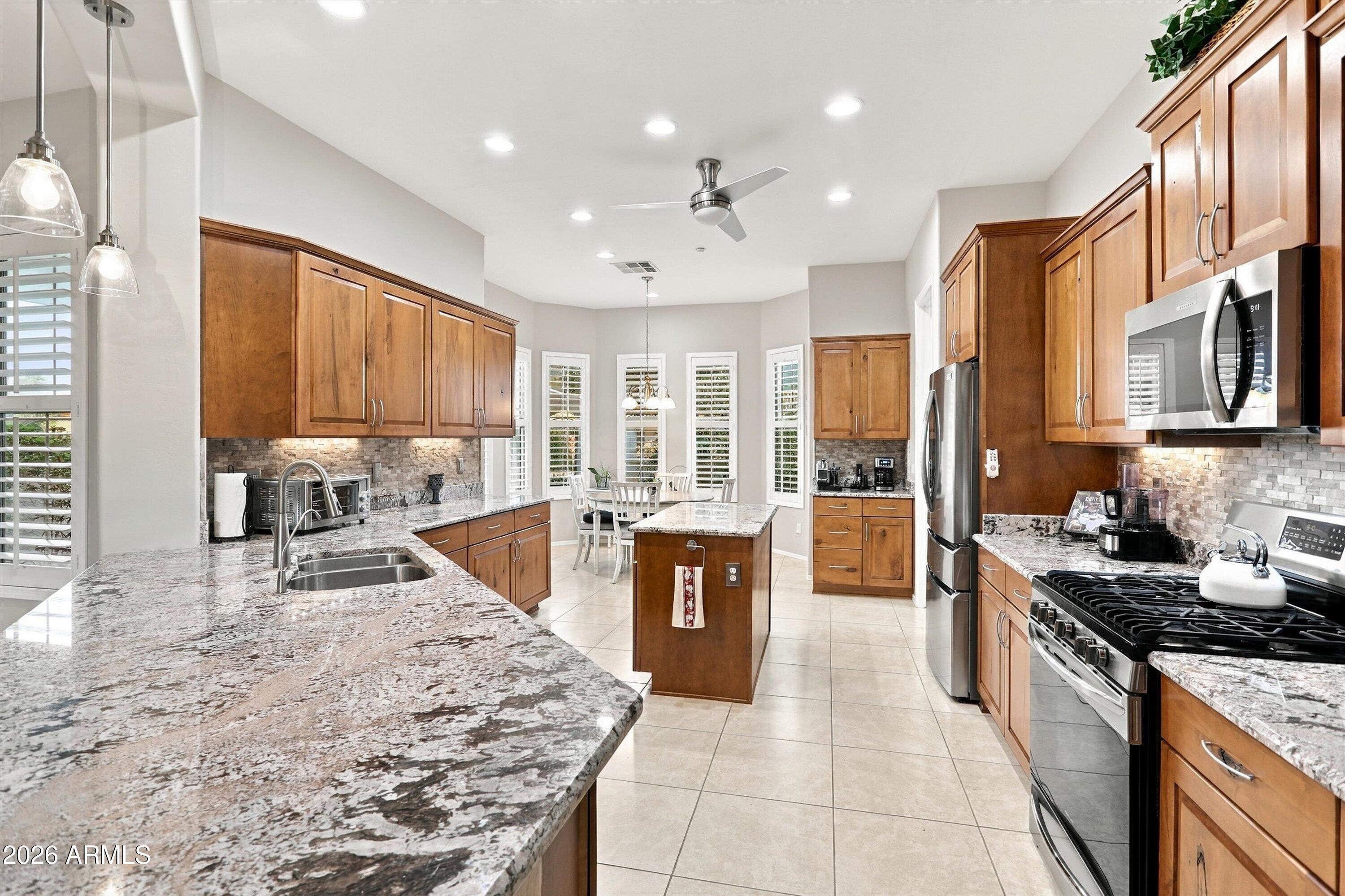 12370 W ROBERTA Lane