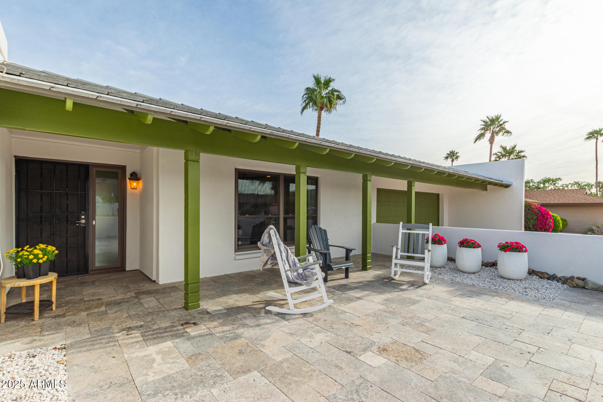 2542 E Cochise Road