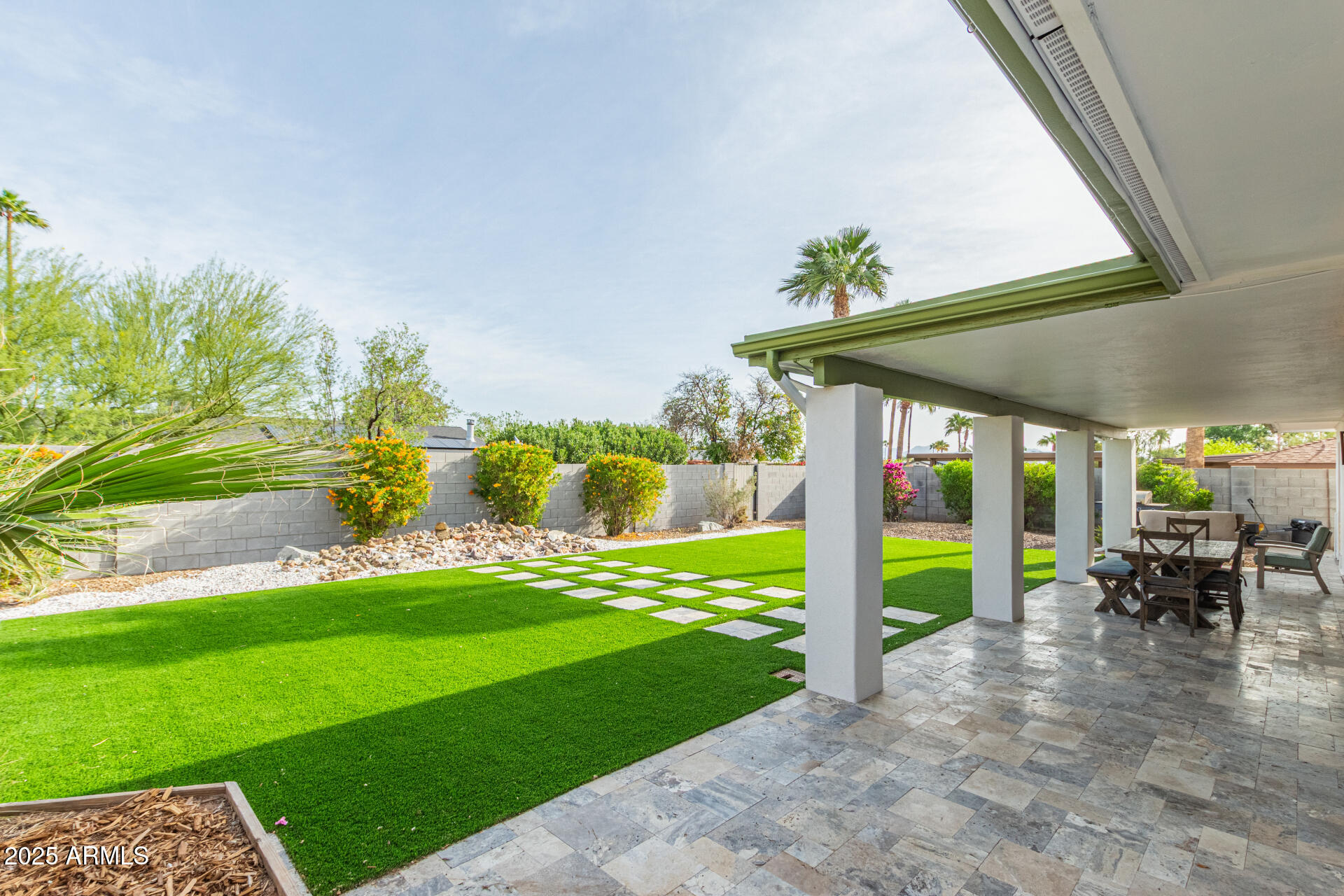 2542 E Cochise Road