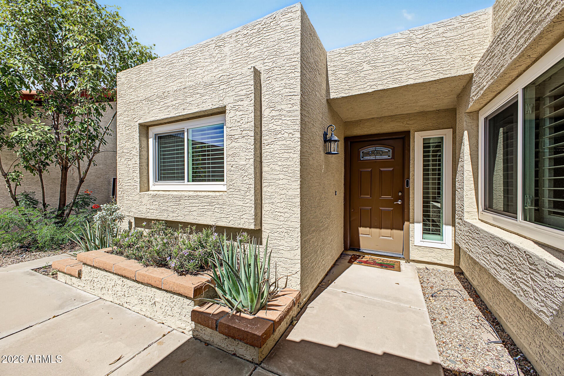 2226 E FAIRVIEW Avenue
