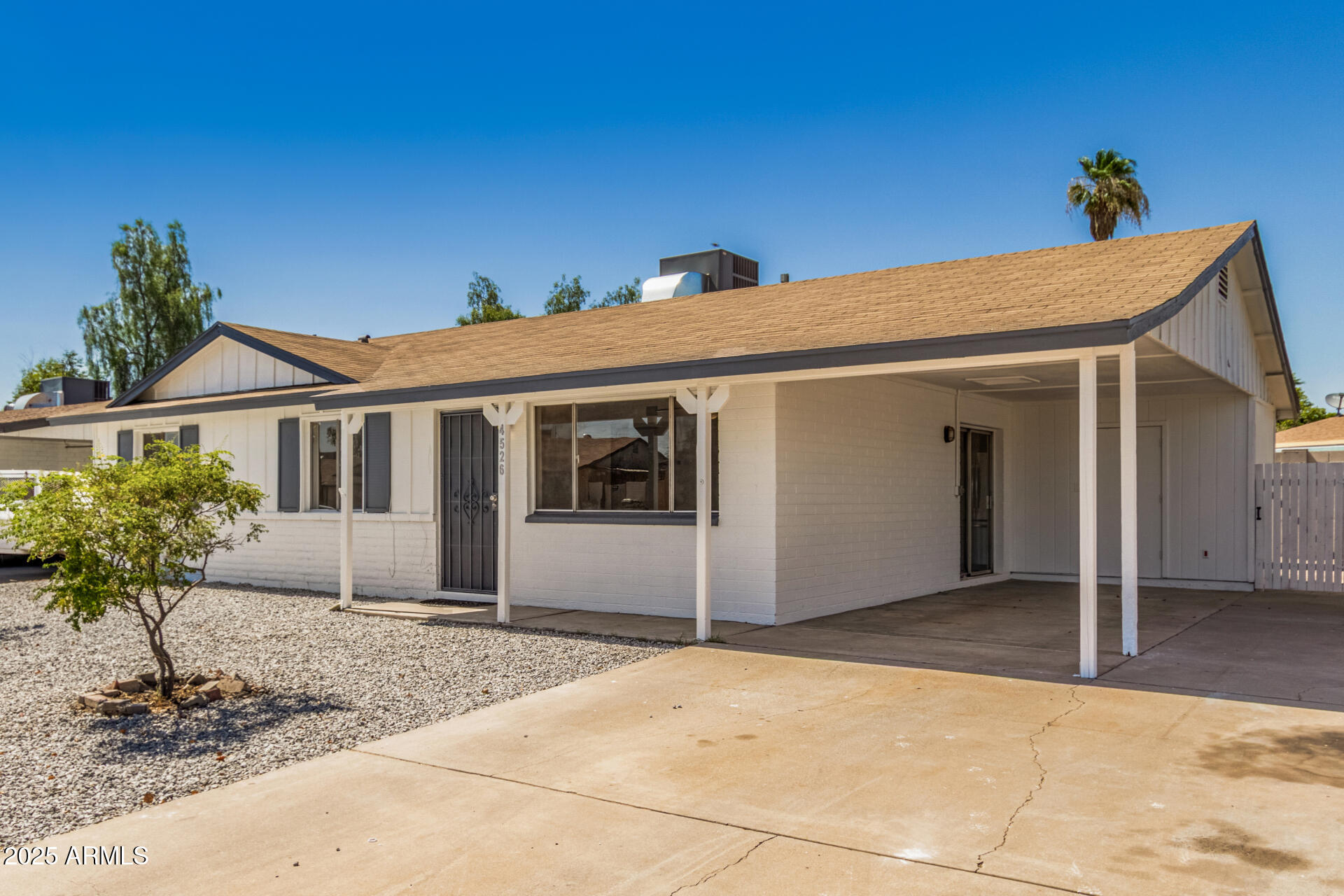 4526 W MISSION Lane