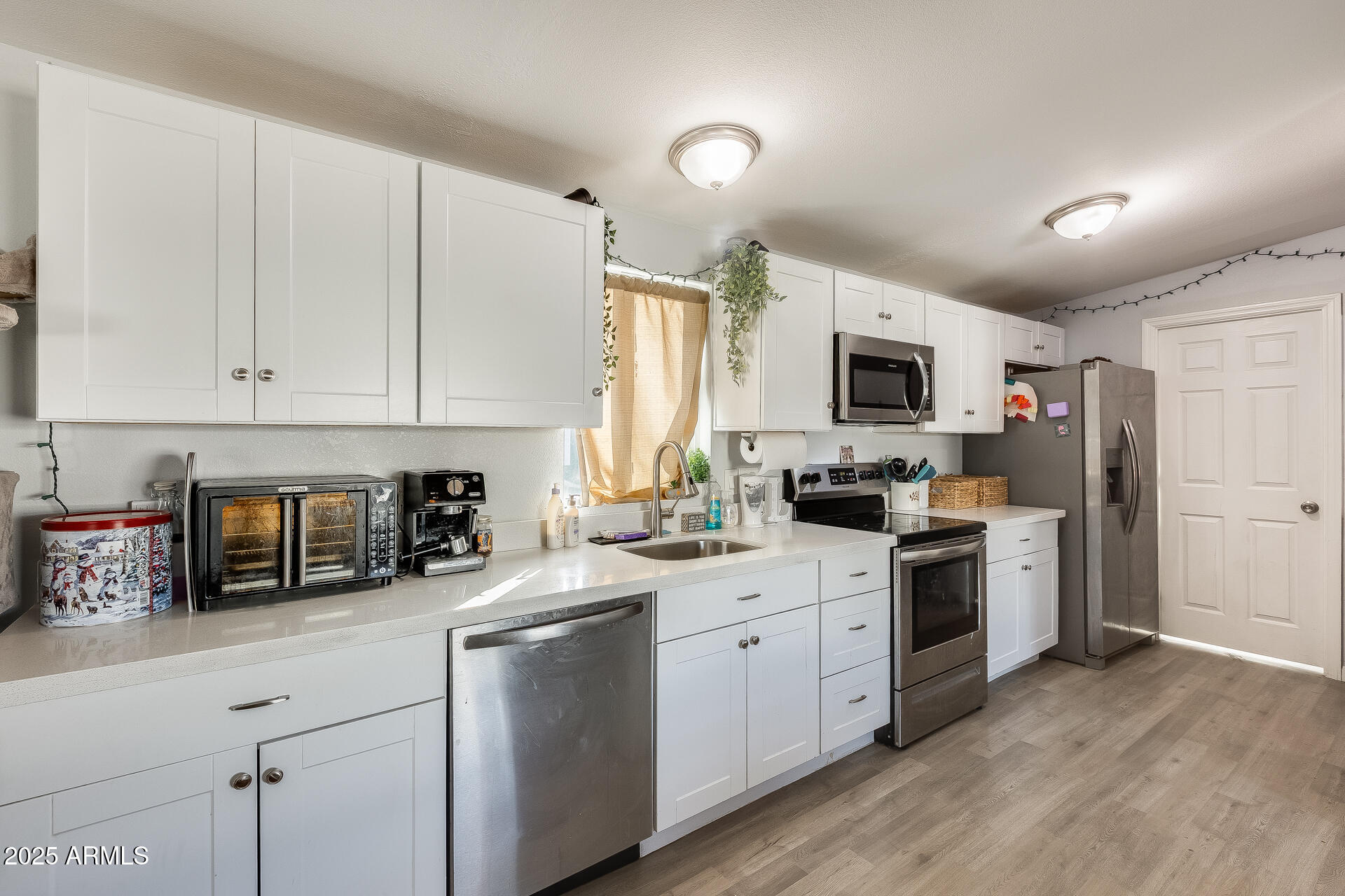 320 E MCKELLIPS Road 193