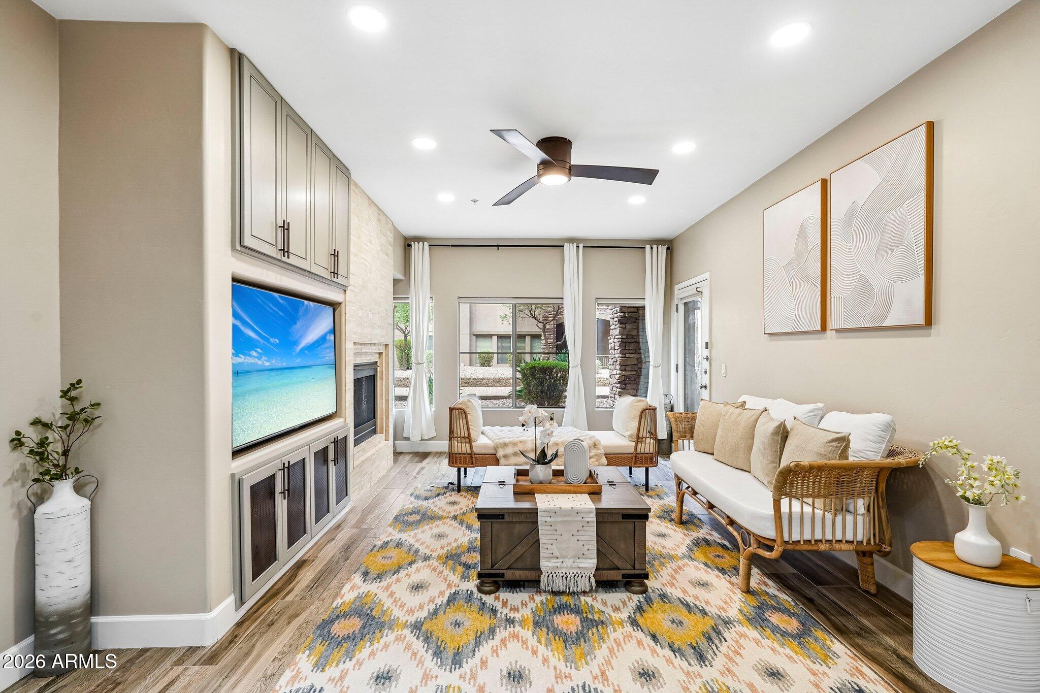 5350 E DEER VALLEY Drive 1250