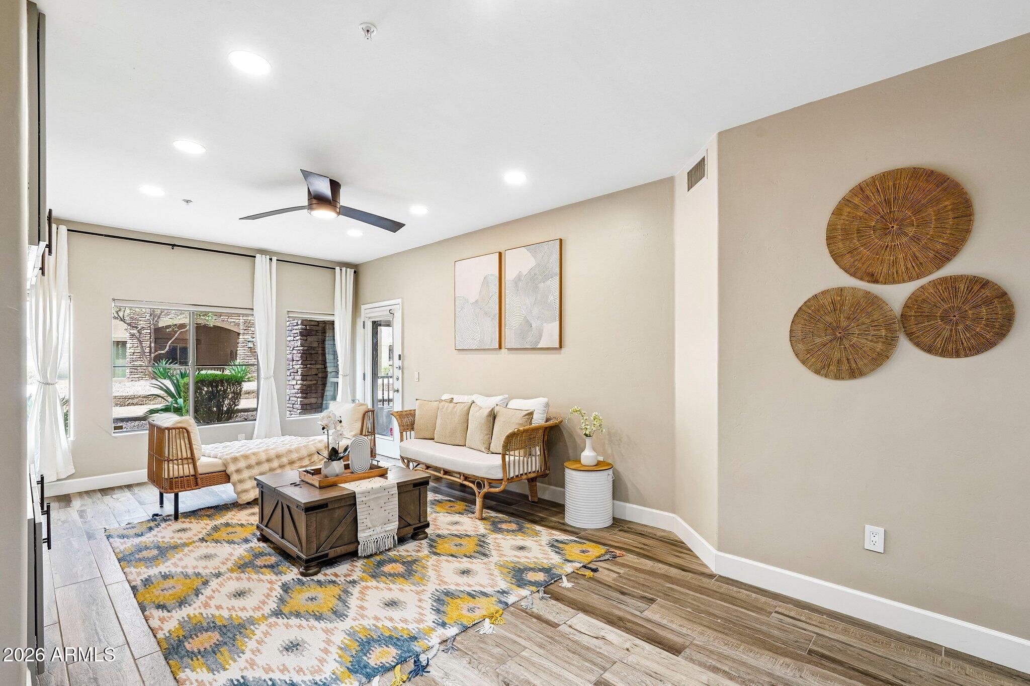 5350 E DEER VALLEY Drive 1250