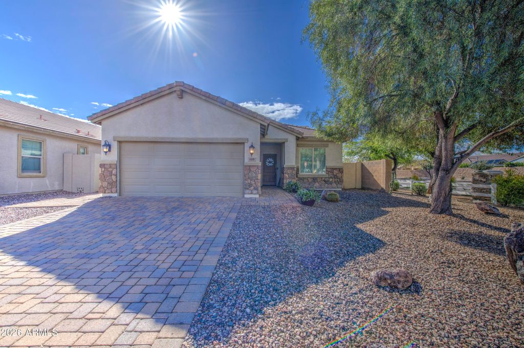 Photo of 619 E Canyon Rock Road, San Tan Valley, AZ 85143 (MLS # 6988764)