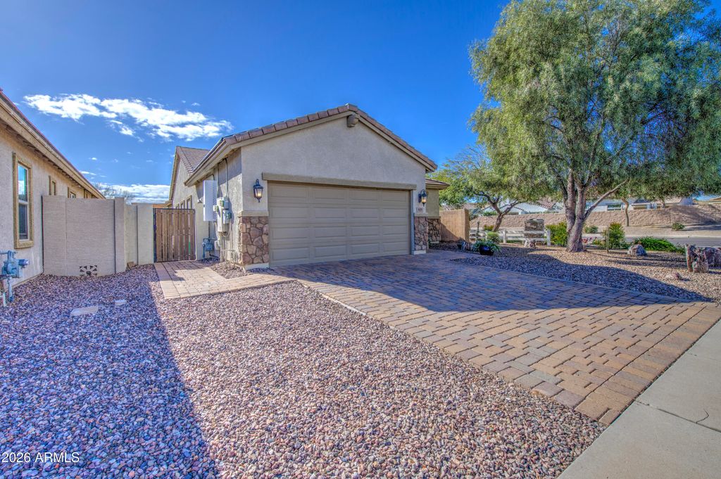 Photo of 619 E Canyon Rock Road, San Tan Valley, AZ 85143 (MLS # 6988764)