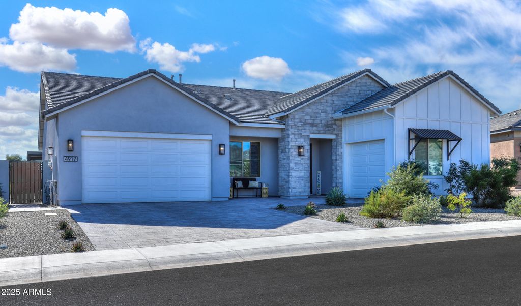 Photo of 4917 W Rogers Pass, San Tan Valley, AZ 85144 (MLS # 6955969)