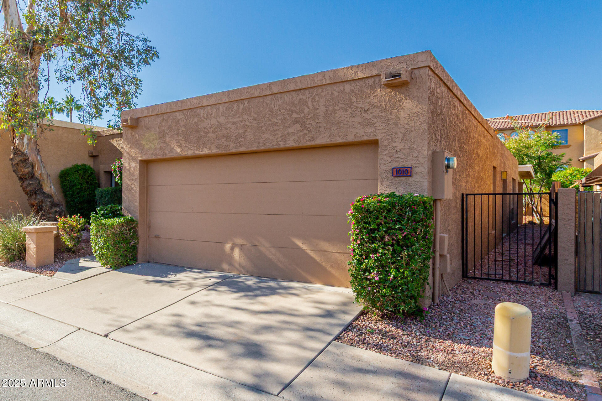 Homes for Sale in Queen Creek Arizona 2 1010 E LOIS Lane