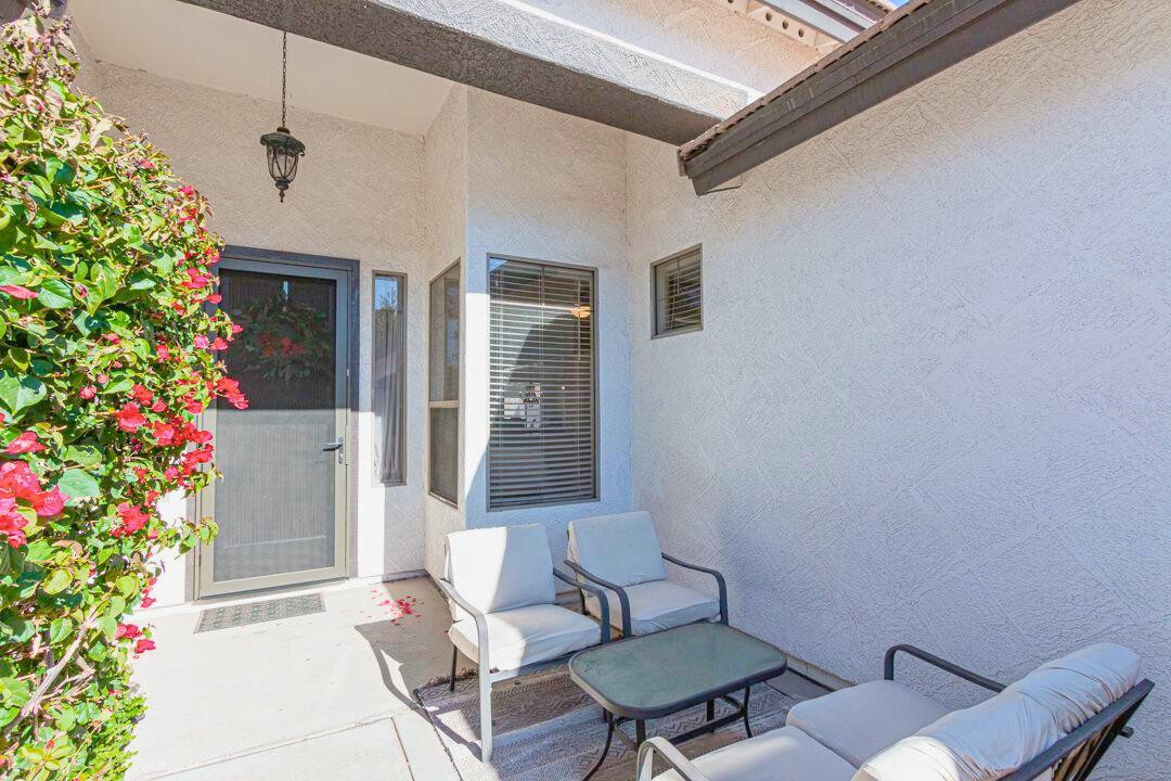 862 E Gemini Place