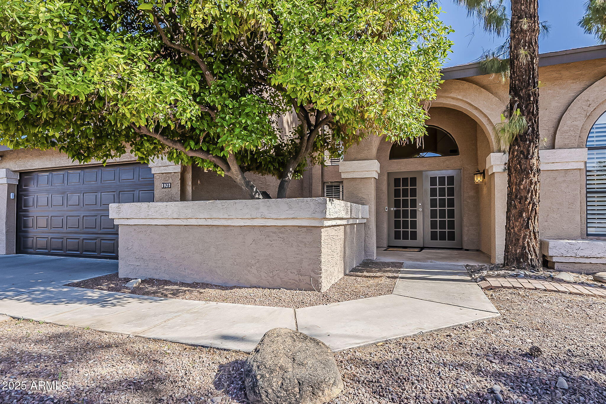 1927 E RANCH Road