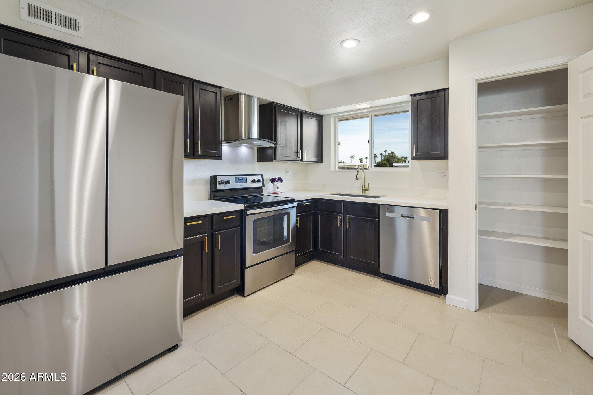 10037 N BALBOA Drive