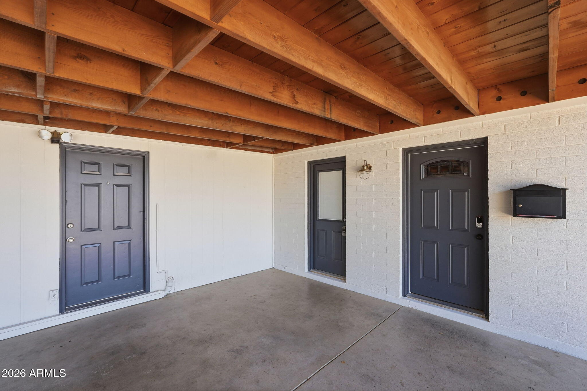 1609 E Gaylon