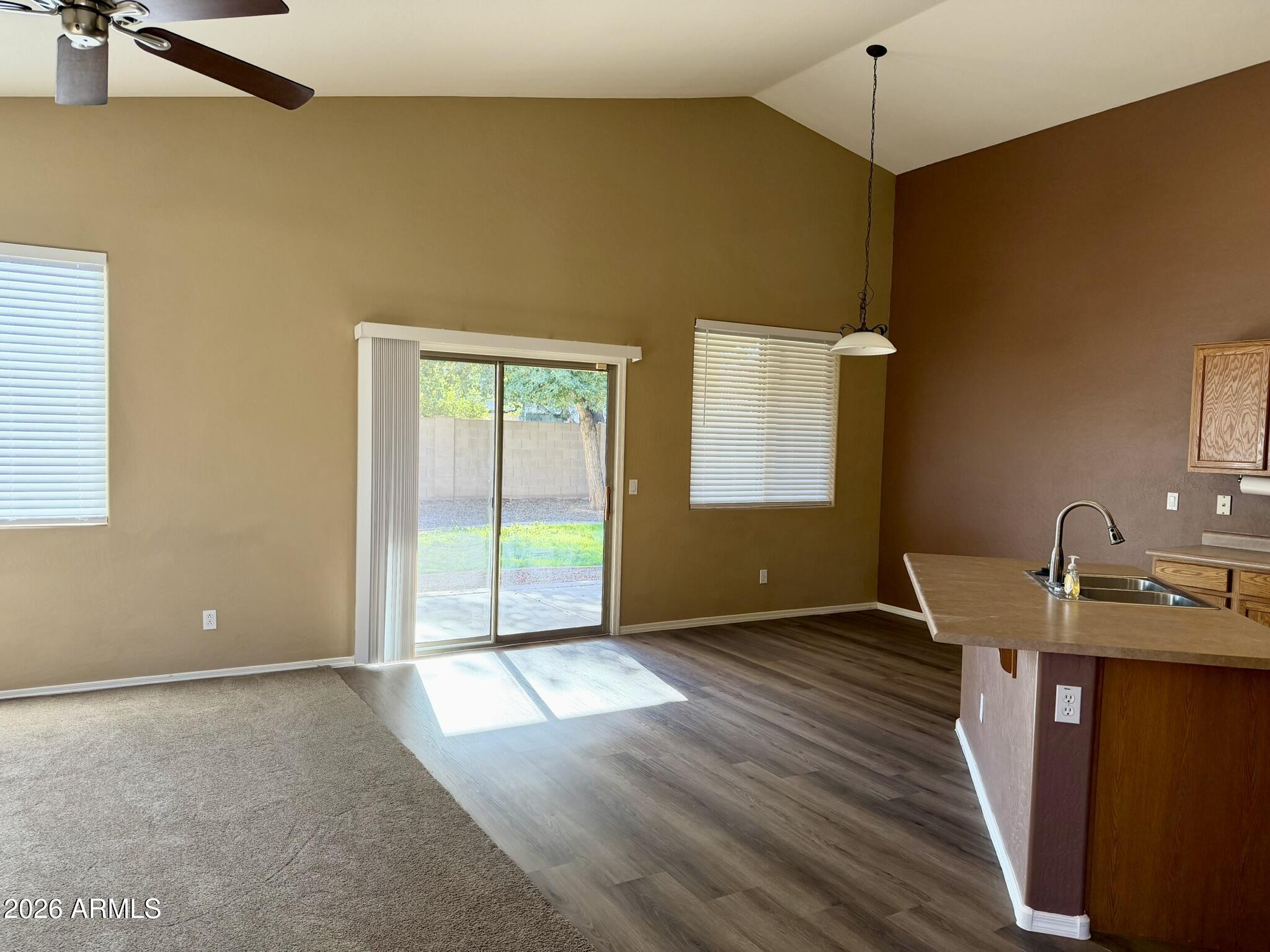 4321 E AUGUSTA Avenue