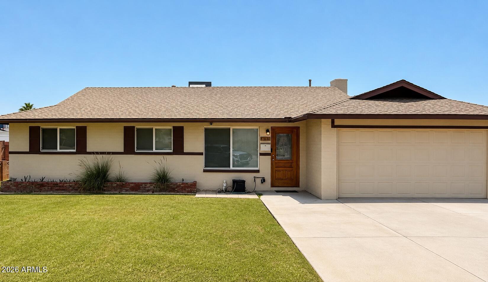 409 E HERMOSA Circle