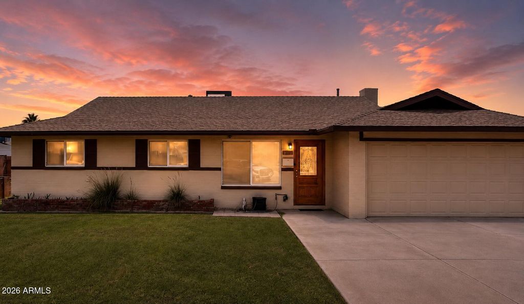 Photo of 409 E Hermosa Circle, Tempe, AZ 85282 (MLS # 6999449)