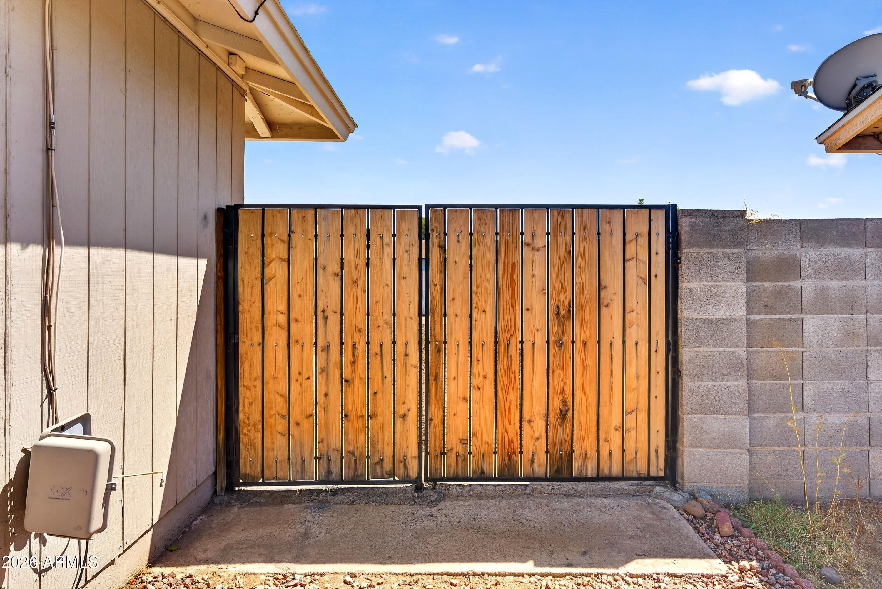 2225 W TOPEKA Drive