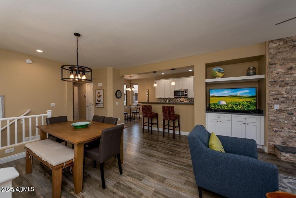 15221 N CLUBGATE Drive 2057