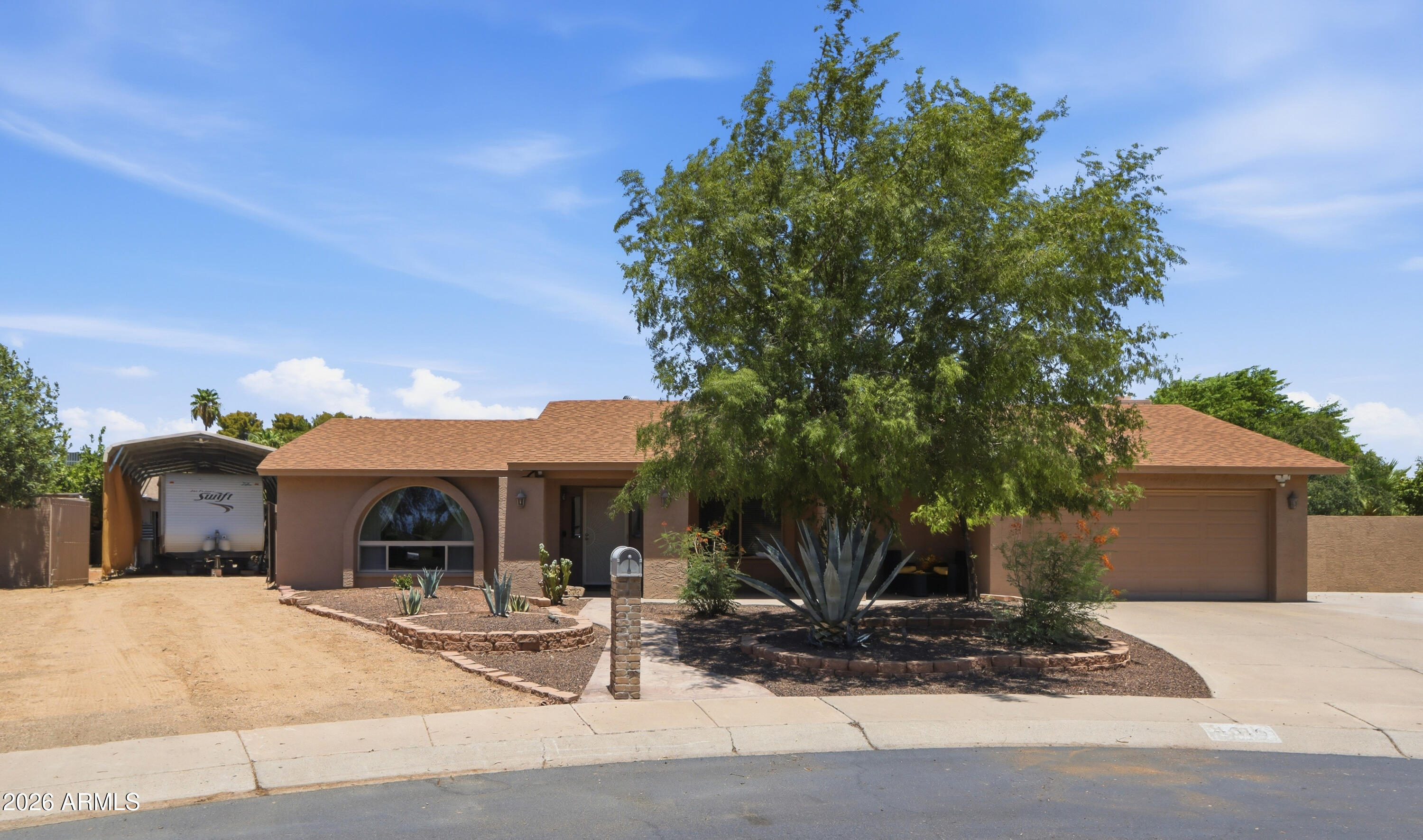 4516 E LUDLOW Drive