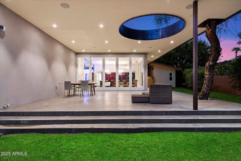 Photo of 341 E Monte Vista Road, Phoenix, AZ 85004 (MLS # 6935951)