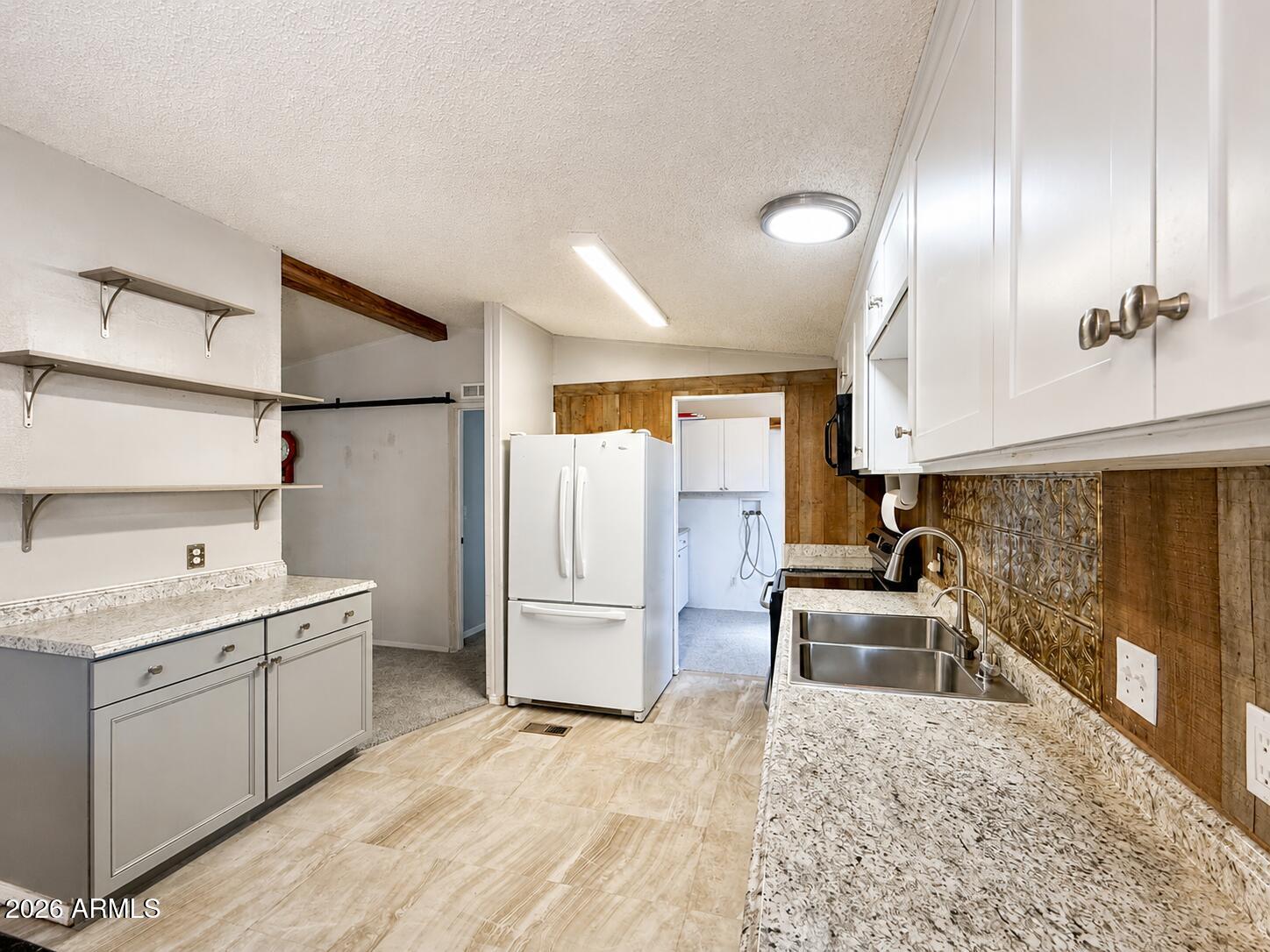 Peoria Polynesian Villiage - Residential