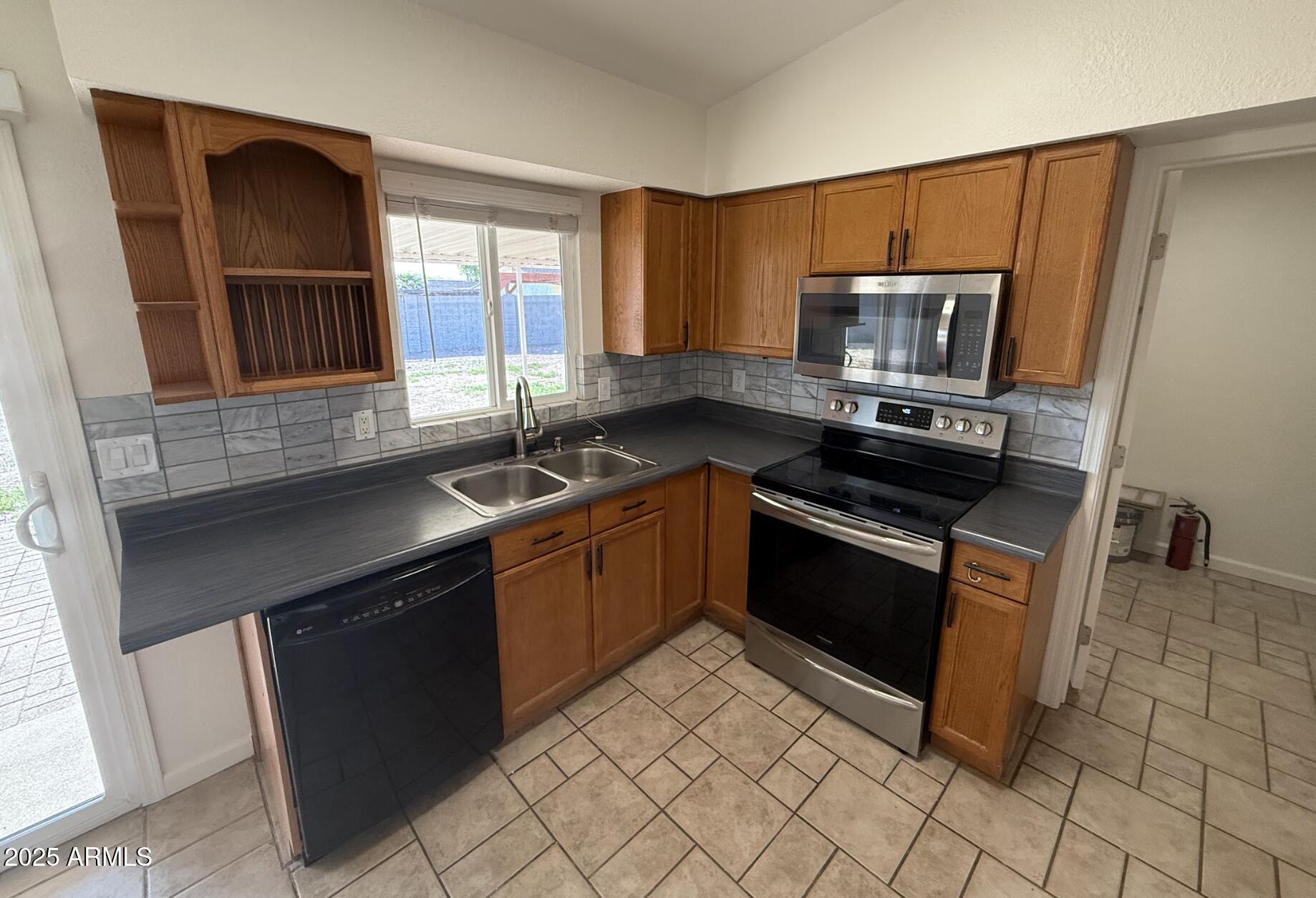 506 N 95TH Street