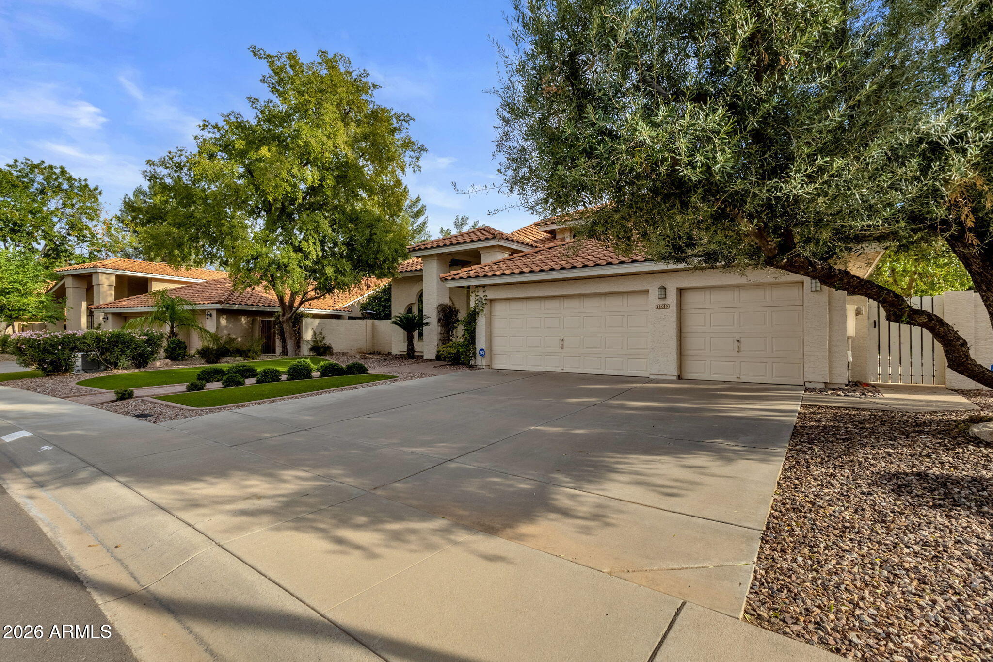 405 E STACEY Lane