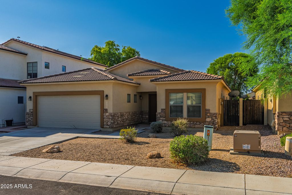 Photo of 12121 W Ocotillo Lane, El Mirage, AZ 85335 (MLS # 6916683)