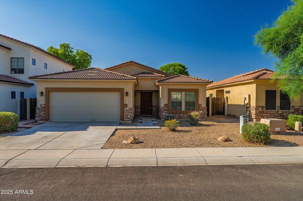 Photo of 12121 W Ocotillo Lane, El Mirage, AZ 85335 (MLS # 6916683)