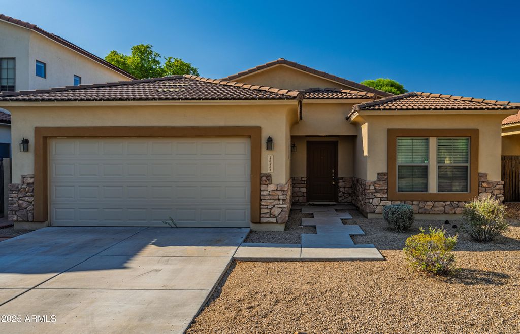 Photo of 12121 W Ocotillo Lane, El Mirage, AZ 85335 (MLS # 6916683)