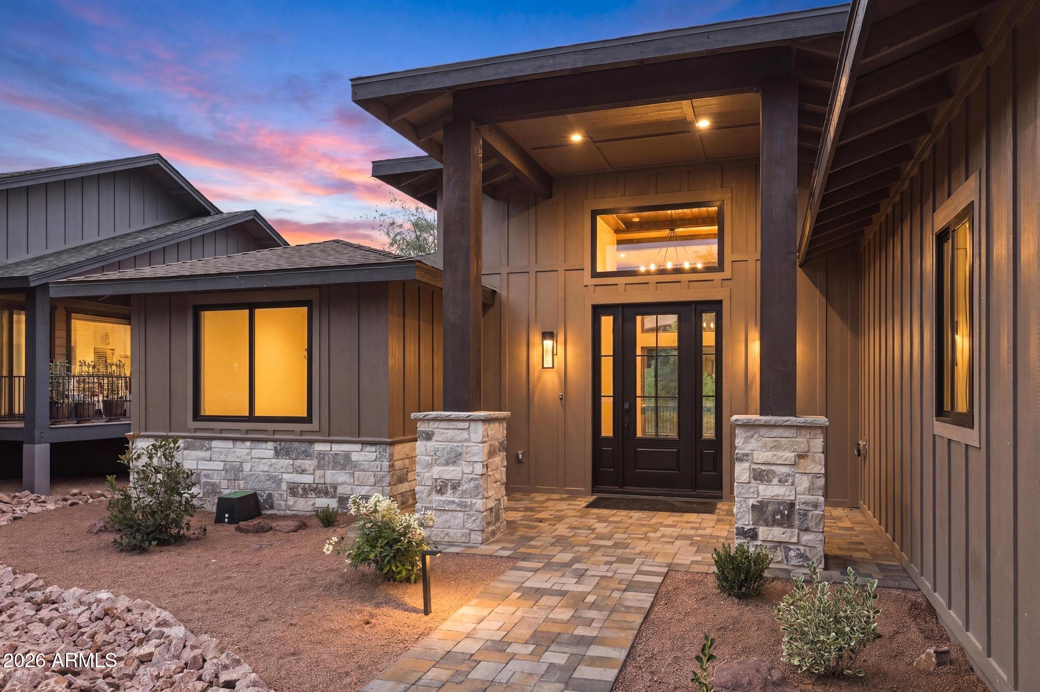 1704 E VELVET MESQUITE Court