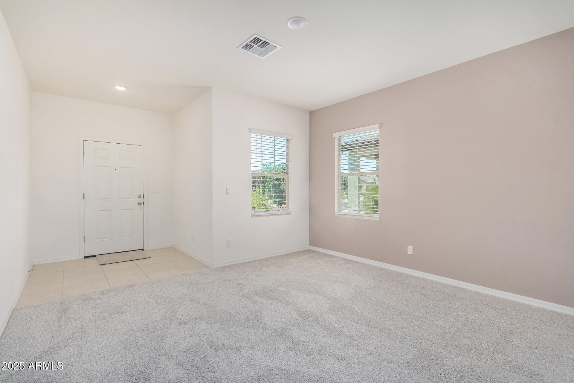 19424 W ELM Street