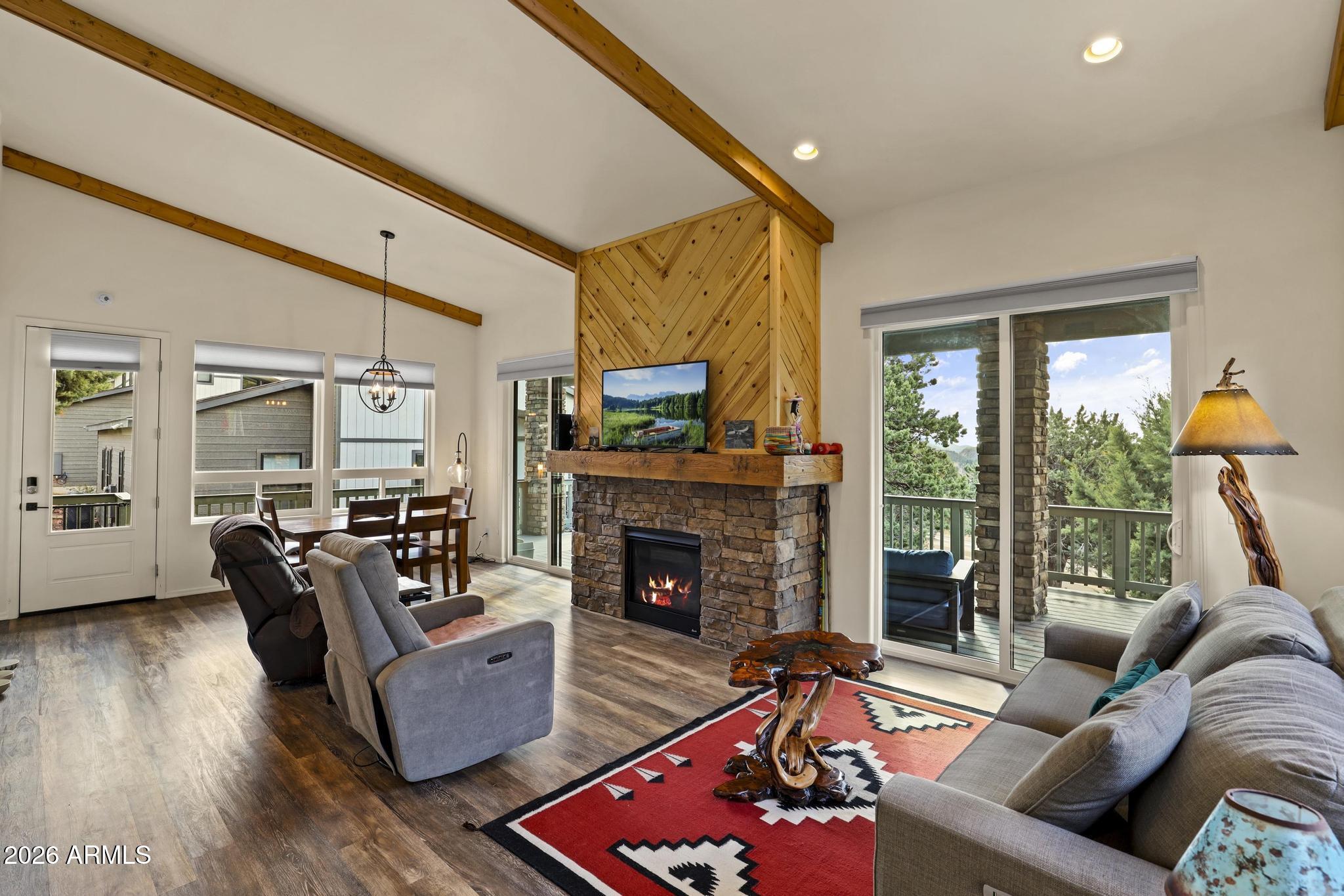 1141 E ELK RIM Court