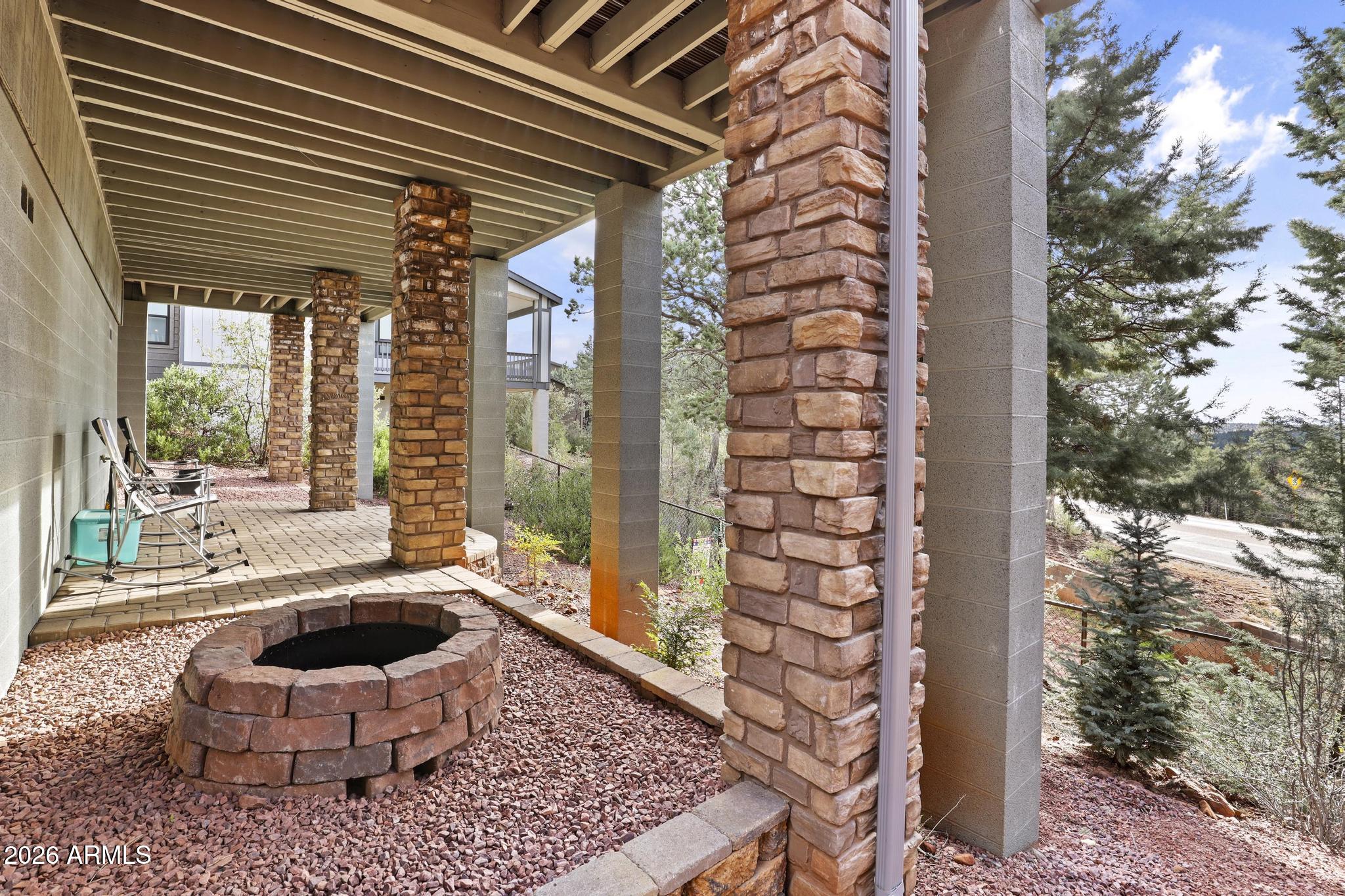 ELK RIM - Residential