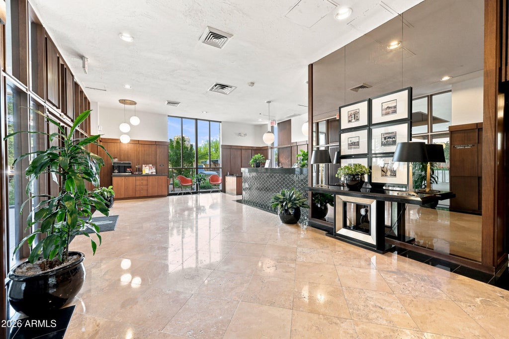 Photo of 2323 N Central Avenue #1804, Phoenix, AZ 85004 (MLS # 7085189)