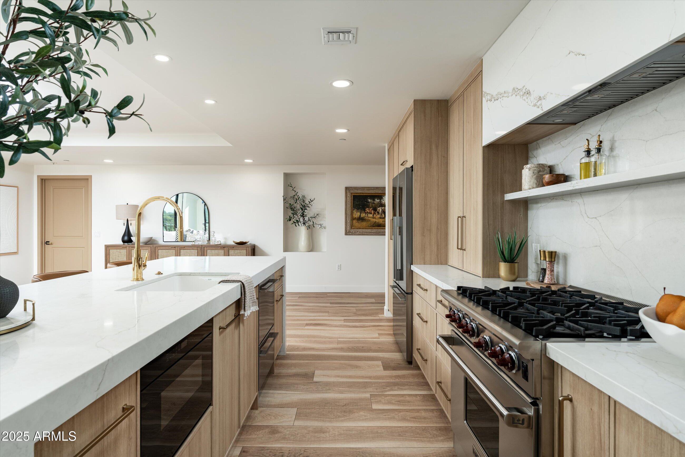6803 E MAIN Street 5511