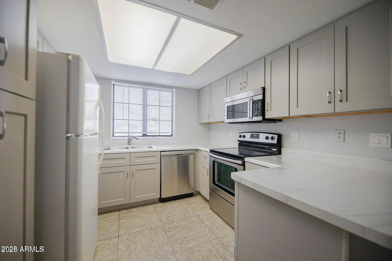 1905 E UNIVERSITY Drive 115