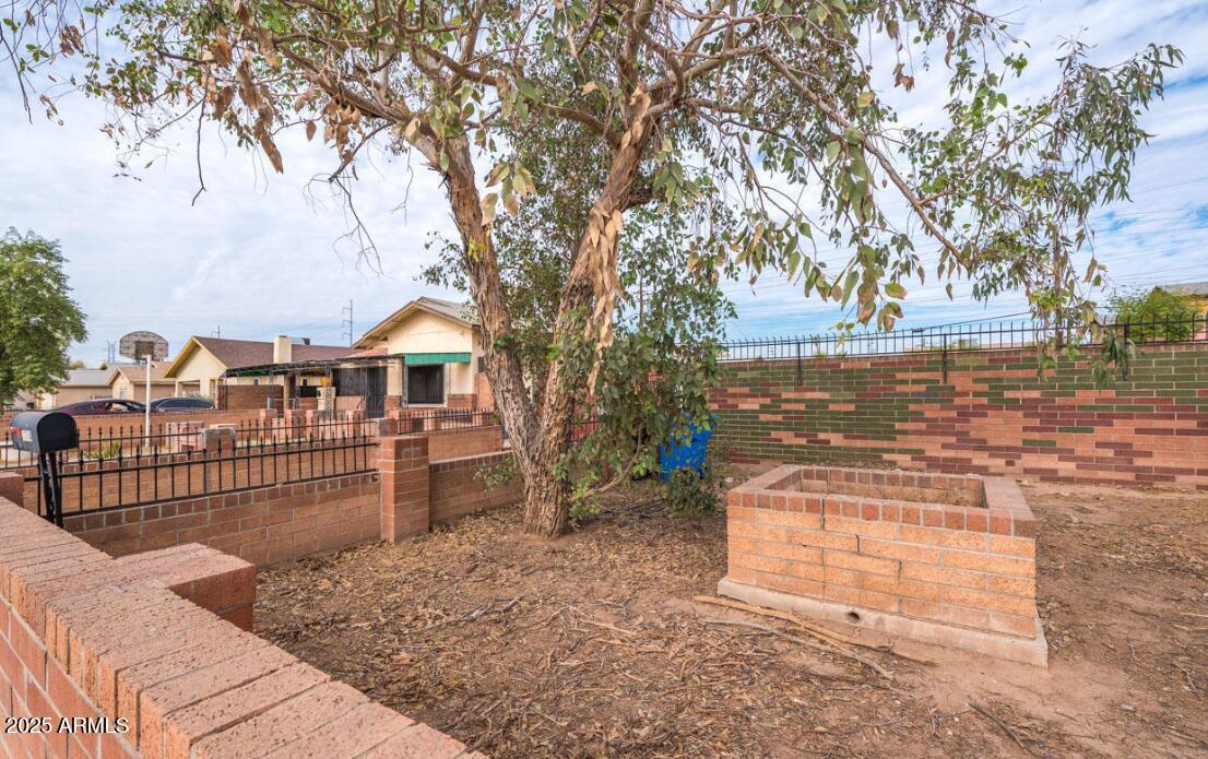 1714 W HADLEY Street 21