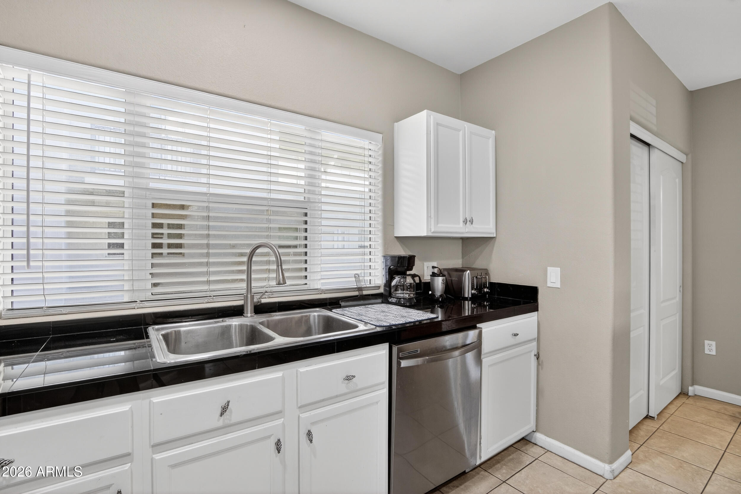 1081 W 1st Street 10