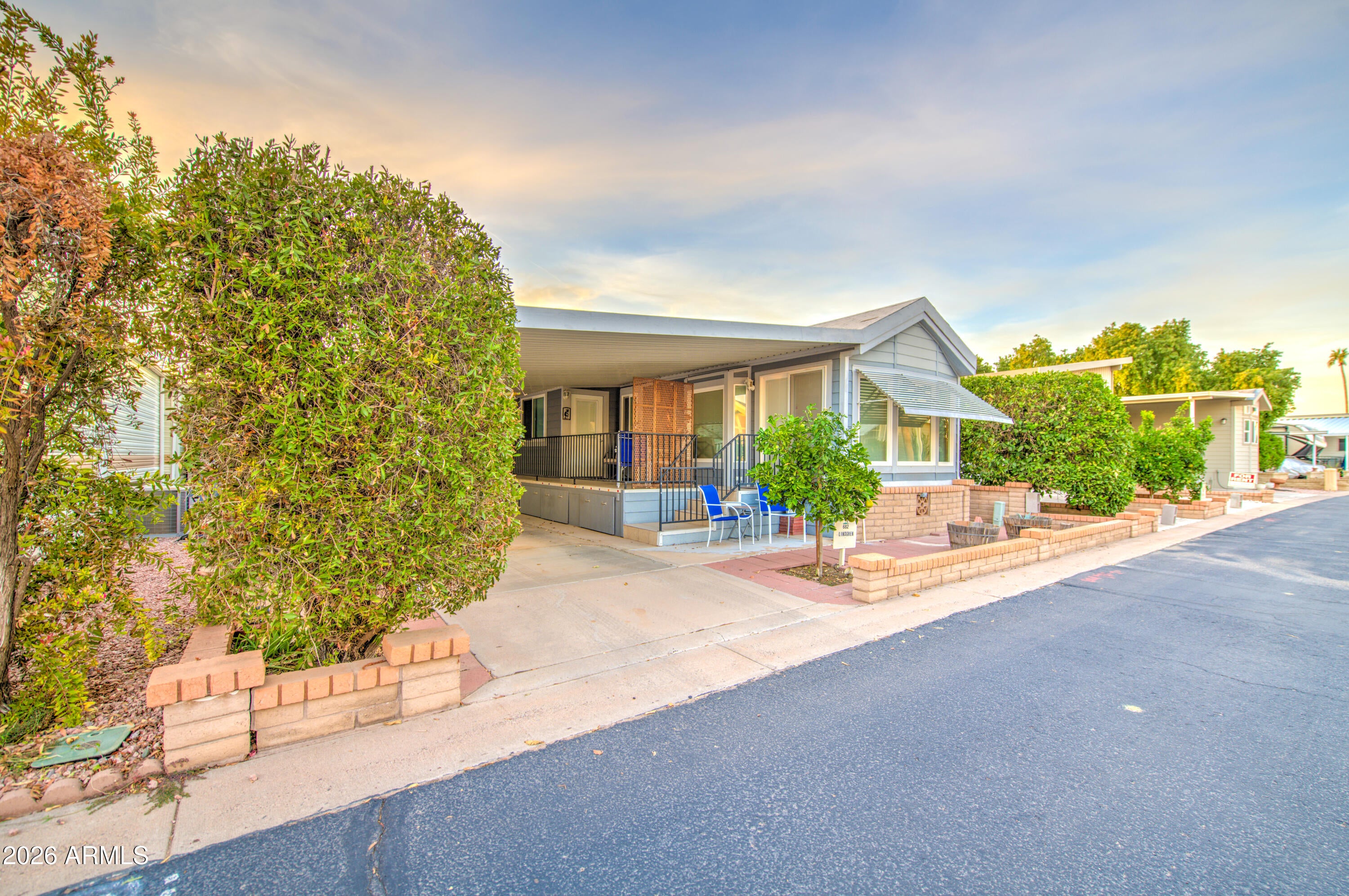 111 S GREENFIELD Road 682