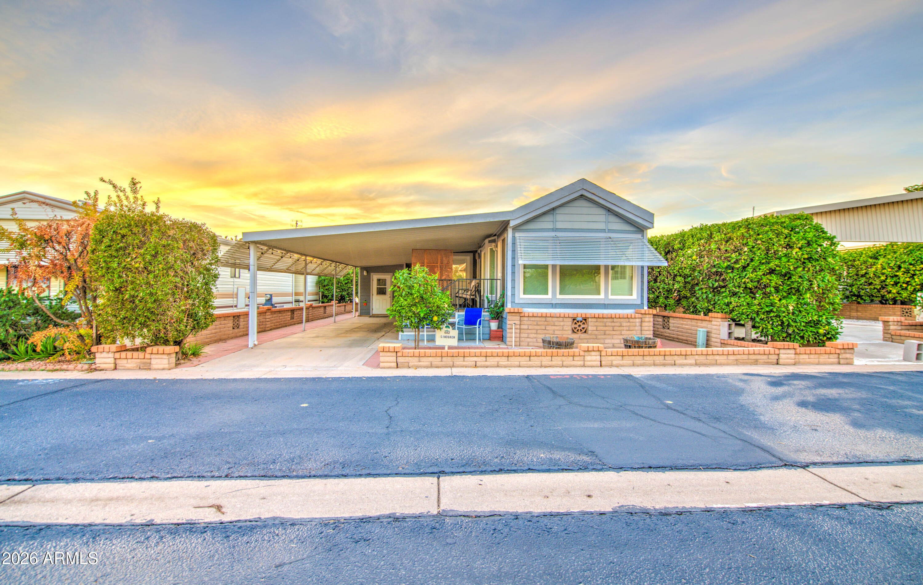111 S GREENFIELD Road 682